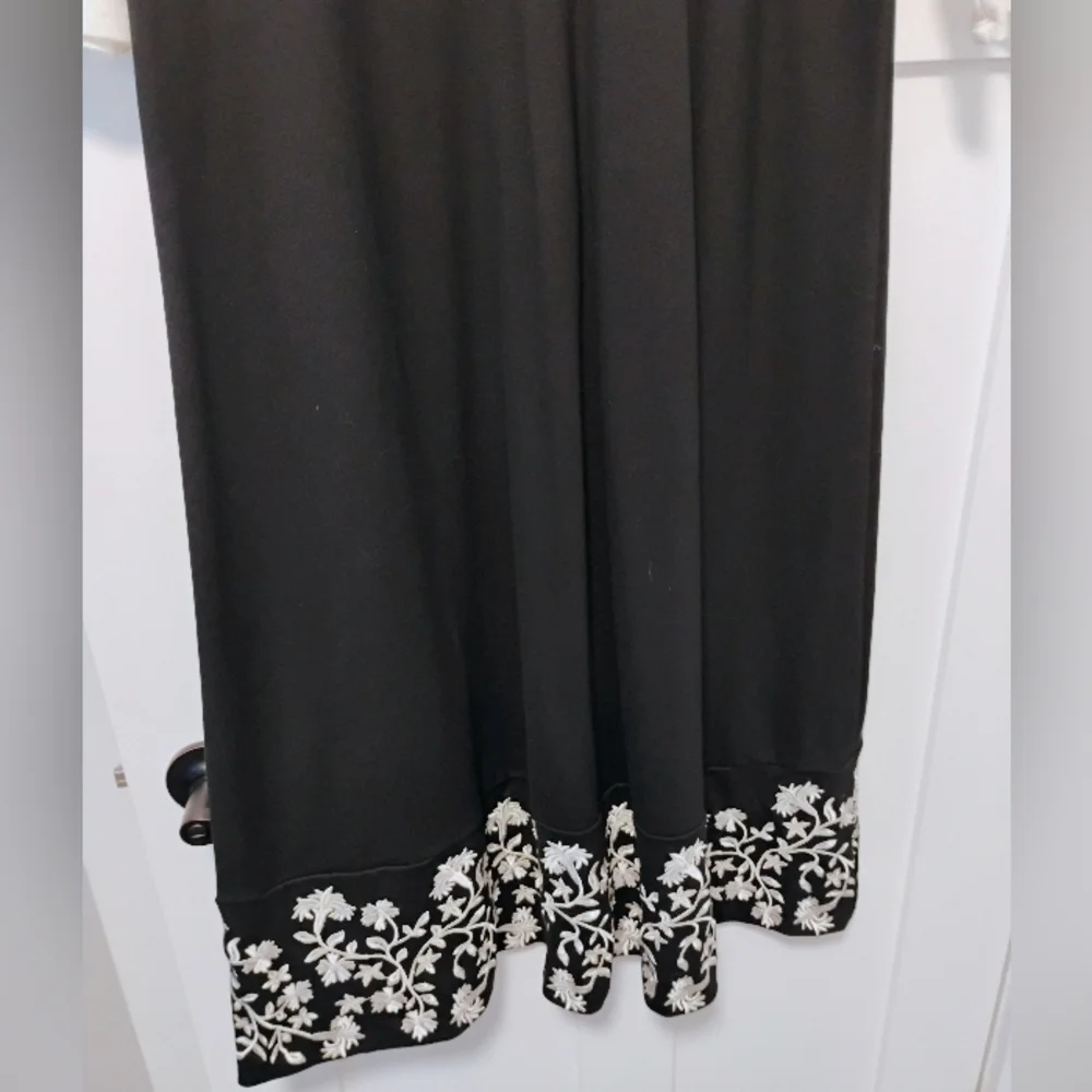 Christian Siriano for J. Jill Cream Black Embroidered Ponte Knit Dress - Picture 3 of 4